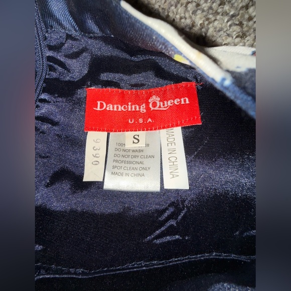 Dancing queen blue floral skirt - Picture 2 of 5